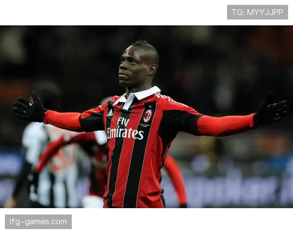 马里奥·巴洛特利家里那张沙发价钱能顶我半年的房租，心态直接崩了